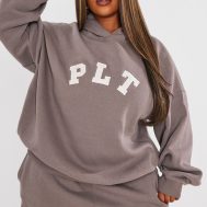 c13a82f0f6d89e8bd4f2525d0ece64da34de3b7b_CNI4892_4_prettylittlething_plus_charcoal_logo_oversized_sweat_shorts