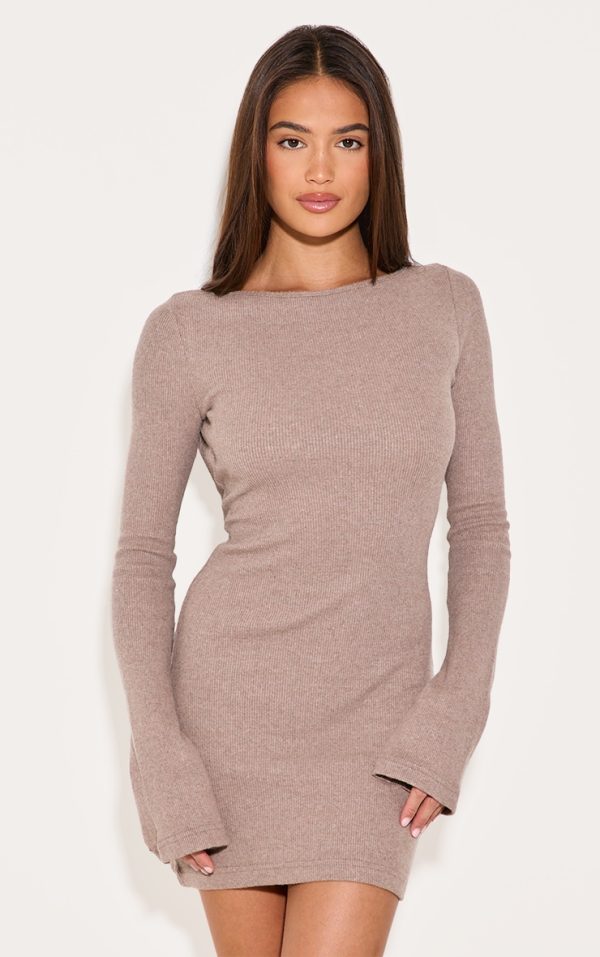 c18e40afb3c589ad8cd67a2215b6e44c52cb03f5_CNL8695_1_mushroom_heavy_brushed_rib_flared_sleeve_shift_dress