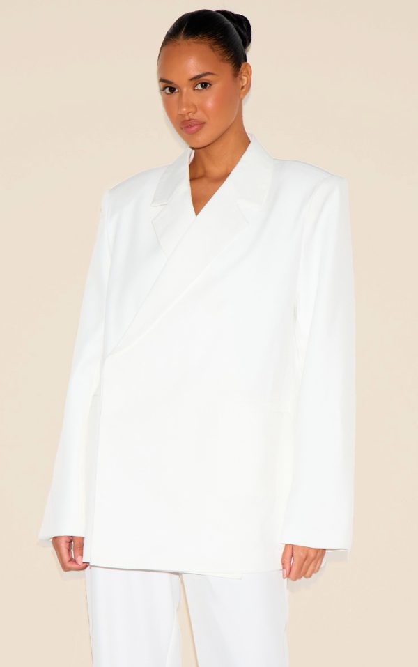 c198d418b8f2d35d675a43457177e76cd1a435c2_CNM1739_1_white_tailored_woven_blazer