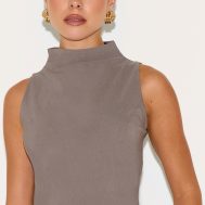c1bcdb70349ae1a05a8d7a1798886637dbd2dd5b_CNM5823_4_mushroom_bengaline_high_neck_waist_detail_long_top