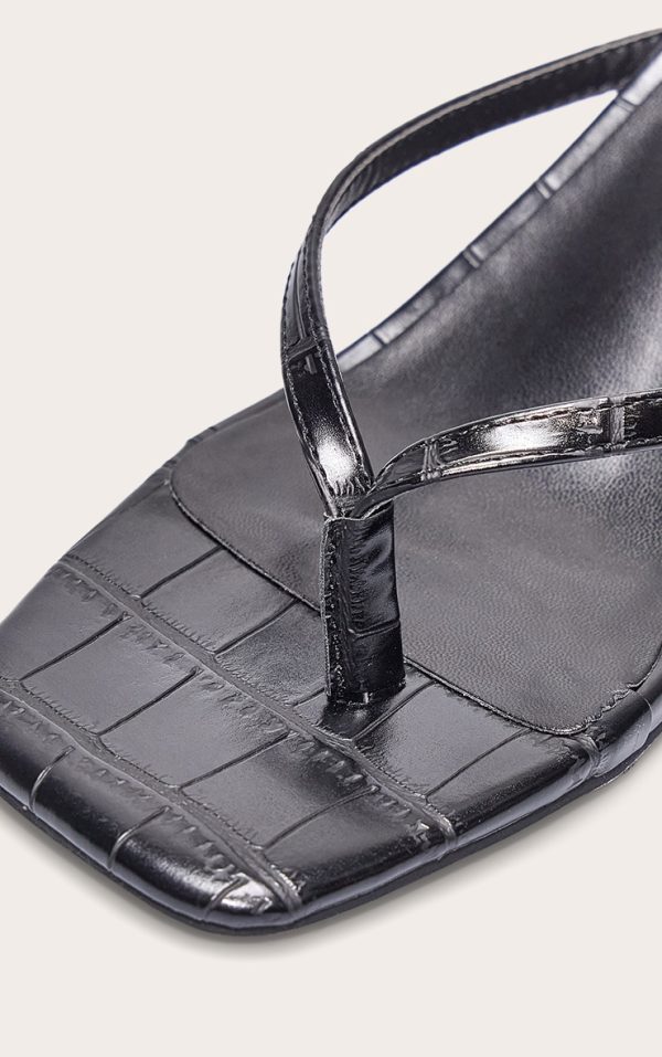 c217d6fccd518bece2d1cbe54e96bbe527ee6435_CNL6802_4_black_pu_square_toe_thong_mid_stiletto_heeled_mules