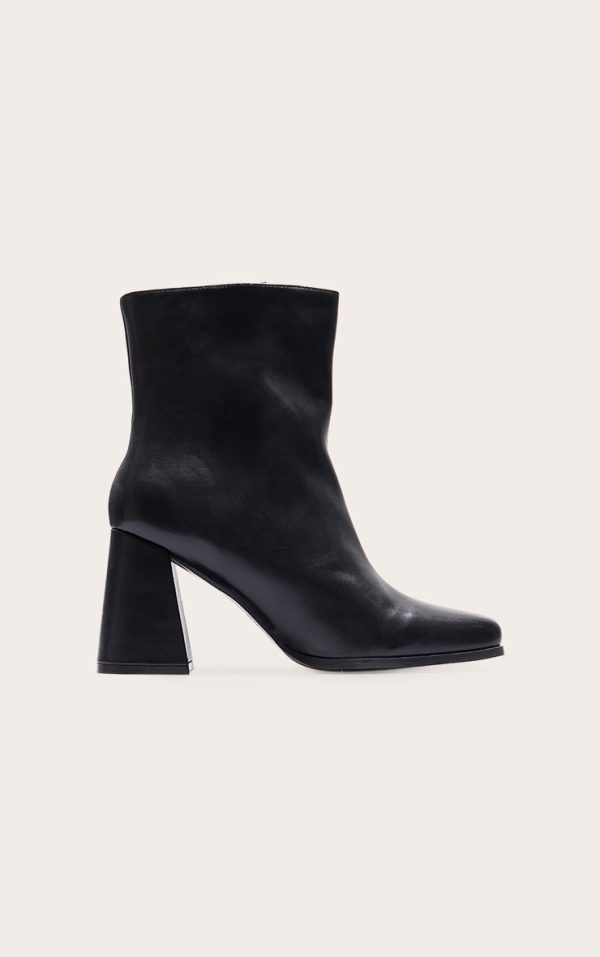 c231faa19c63bf4889da9d1b80540832354ab803_CNH5425_1_black_wide_fit_pu_square_toe_block_heeled_ankle_boots