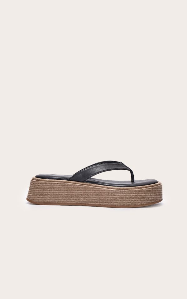 c2722d6947b2d99937336536e8db6712b44126bd_CNL7050_1_black_pu_toe_thong_fake_stack_round_toe_flatform_sandals