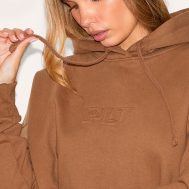 c447d24b370c6cbbf738bc83361dc2eecf8d660c_CNM4818_4_taupe_prettylittlething_premium_embossed_oversized_hoodie