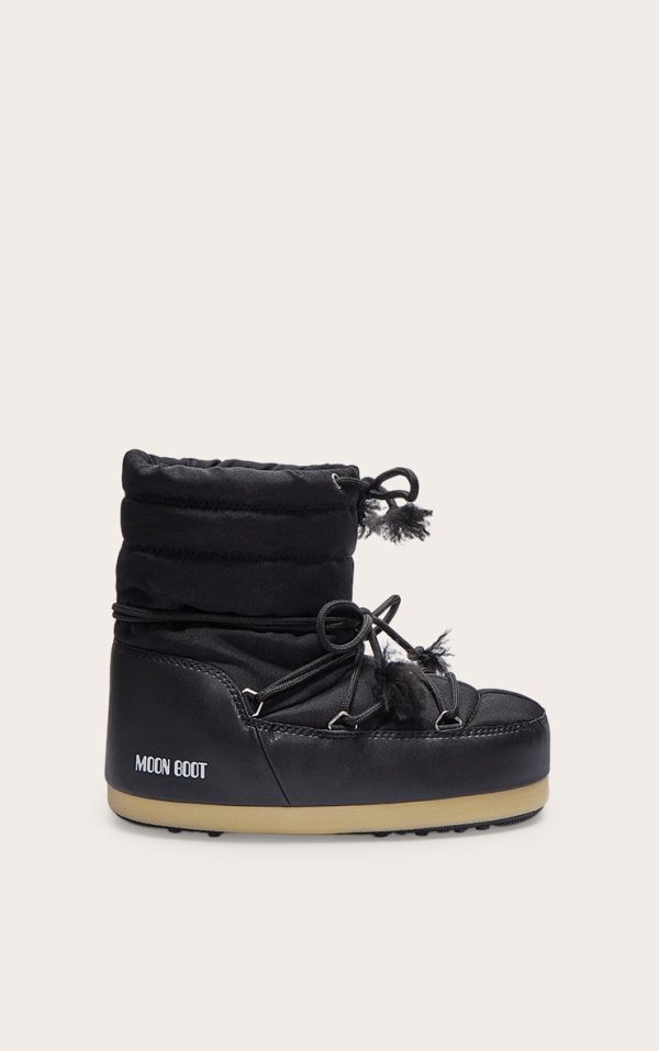 c57e6b1d05663a091ce86f5ce12f73f4f309dee6_CNB3399_1_moon_boot_black_light_low
