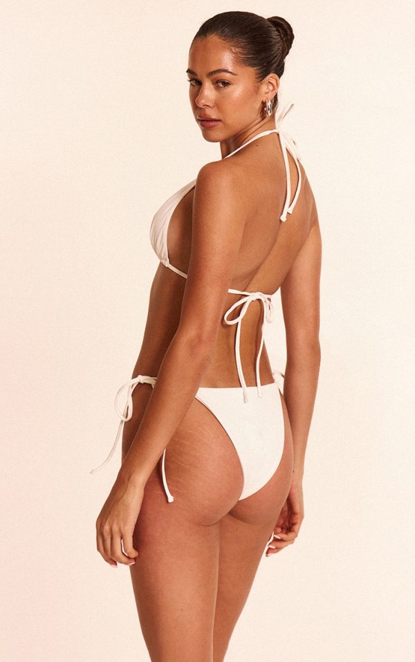 c588f8d0b24838140136b8e7198ab533181be60d_CNN0631_2_white_mini_o_ring_high_apex_triangle_bikini_top