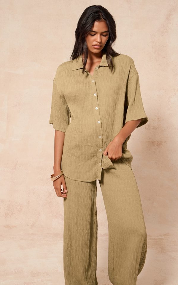 c5d7dadce53fcec3ce06a4b468927324d3726267_CNM1743_3_chartreuse_textured_woven_oversized_short_sleeve_shirt