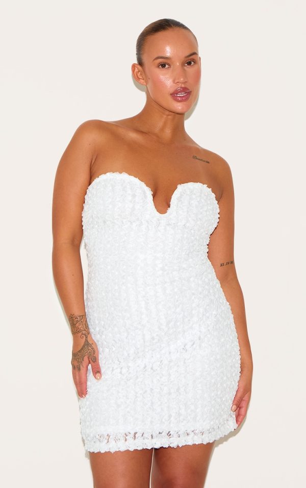 c6d81bcf31f0fc6c431a03c06ca3d5c180a8358f_CNH8908_1_plus_white_texured_wired_bandeau_mini_dress