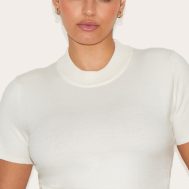 c7042fe9de8258babceeb668b8a30814f6c17bbf_CNL8311_4_plus_cream_basic_knit_t_shirt