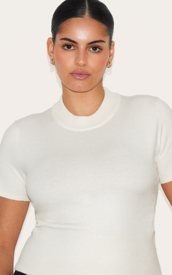 c7042fe9de8258babceeb668b8a30814f6c17bbf_CNL8311_4_plus_cream_basic_knit_t_shirt