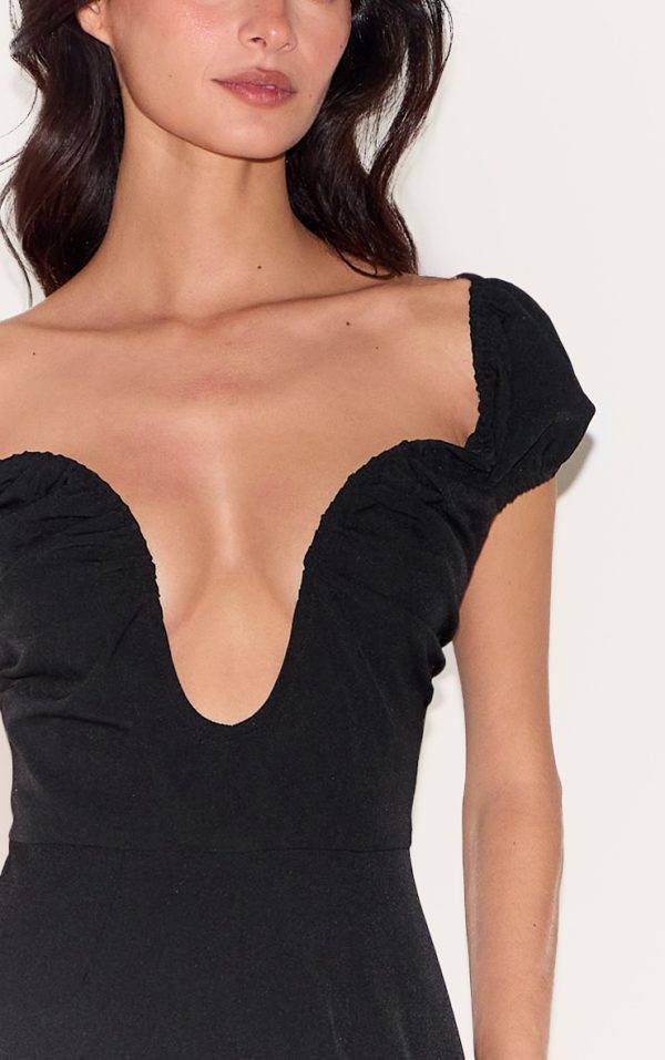c7421cb215517ed6835c1cdeb99382354168a4a4_CNL9262_4_black_woven_plunge_straight_leg_jumpsuit