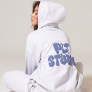 c759fd1d8c8db67d96513d880d0aabebbbd5abde_CNK1742_1_prettylittlething_ash_grey_premium_studio_print_oversized_hoodie