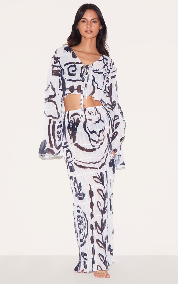 c7742d754f1981703651ef9e2f34af50e7d7d375_CNL8554_1_white_monochrome_chiffon_floral_maxi_beach_skirt