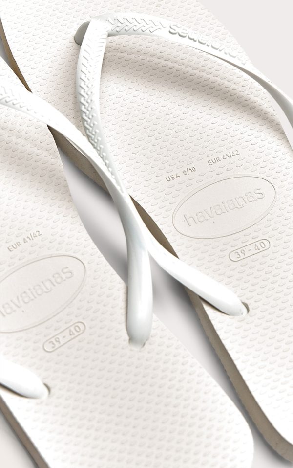 c80a331093c154216138133dc86d466a7fd80951_CNM1814_4_white_havaianas_slim_square_flip_flops