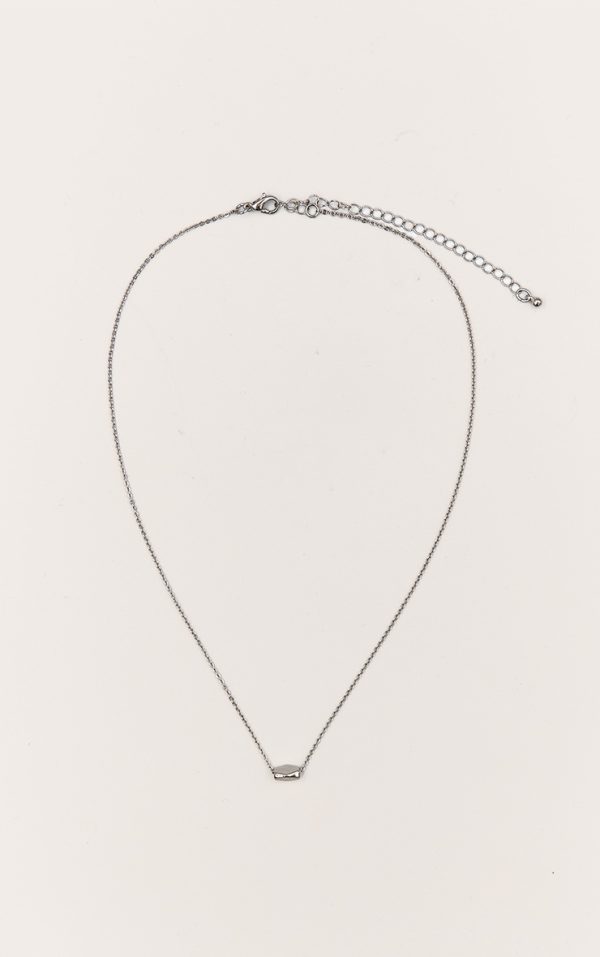 c82c2171c4dcc6b183c67b63aa6c100bd8097505_CNL7908_2_silver_pendant_detail_necklace