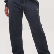 c862445086d06584b48b1ffab7e274fa63c706ff_CNK0467_2_prettylittlething_shape_washed_charcoal_wide_leg_joggers