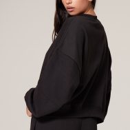 c8be9a79e97663f7bb9954a2e2a80d02481da7d7_CNK6319_2_prettylittlething_black_boxy_embroidered_sweatshirt