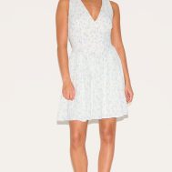 c8c693ecdca3622215498e6b2f4fbe227a4f6f93_CNM3458_3_petite_white_floral_detail_mini_shift_dress