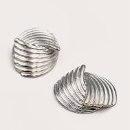 c90520b8325ece0212569508adb9fa95837a553e_CNM0366_2_silver_ribbed_knot_stud_earrings