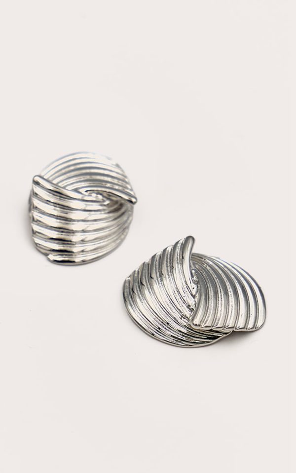 c90520b8325ece0212569508adb9fa95837a553e_CNM0366_2_silver_ribbed_knot_stud_earrings