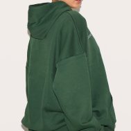 c97d9a95c641f61de2cb67904606f7c498373e1c_CNG1358_2_prettylittlething_plus_forest_green_est_2012_printed_oversized_hoodie
