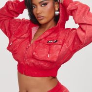c99aea509cc6d0212caad1237b0a2b1d2f5d8535_CNK0466_1_prettylittlething_shape_washed_red_shape_cargo_cropped_hoodie