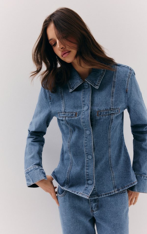 ca05130eaf04461826d33b1d94ba9313ef87fb61_CNL5658_1_mid_blue_wash_cinched_waist_seam_detail_long_sleeve_shirt
