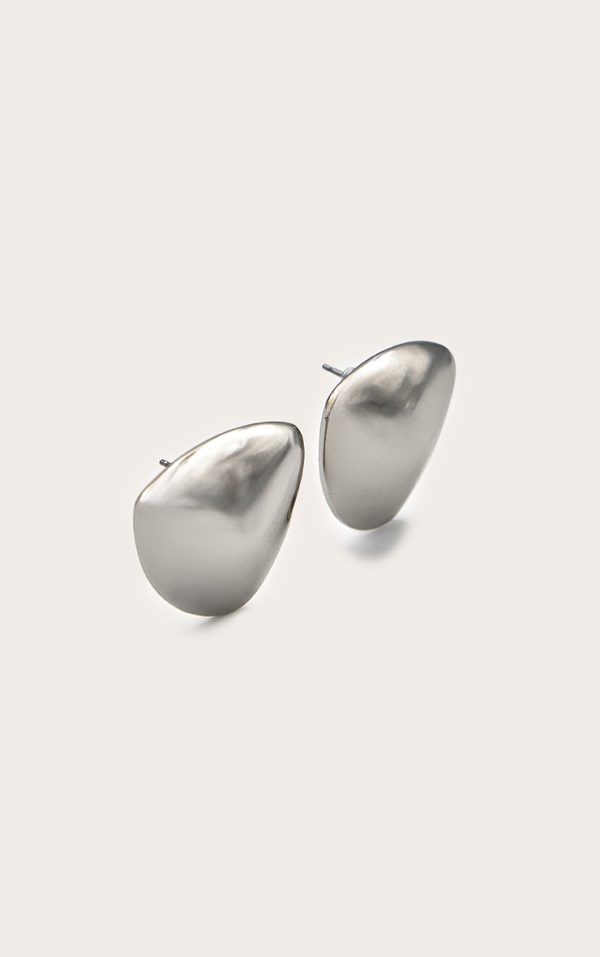cac40104e7d0ec2ca95d95e58b175ce730b14fbb_CNL6251_2_silver_bevelled_triangle_chunky_statement_stud_earrings
