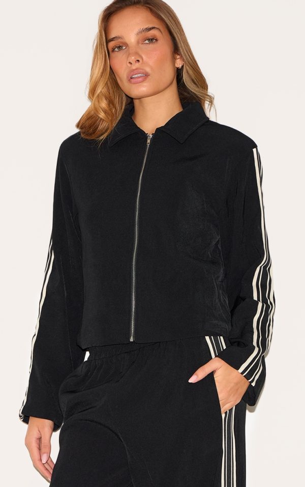 cc0c700c1ee907397d7bcf6a3cdc1edc4d3c8136_CNM0274_4_black_side_stripe_woven_wide_leg_trousers