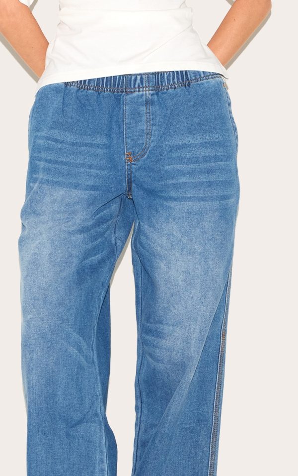cc780a72e49a831492f6eda0fe682d4cc5b523b8_CNL7966_4_mid_blue_elasticated_waistband_wide_leg_jeans