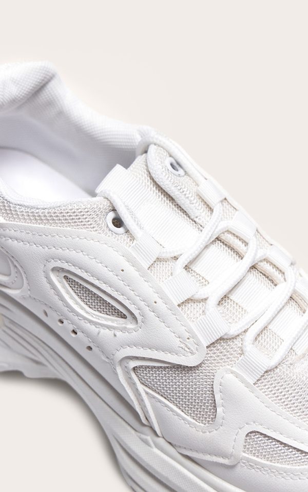 ccd8dac9ff08ea303d053914ce8d32c16e5bbac4_CMM8165_4_white_contrast_mesh_trainers