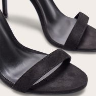 cd18260f24f9c24d18d898be08b5dd5f28b02c15_SHQ0320_4_clover_black_strap_heeled_sandals