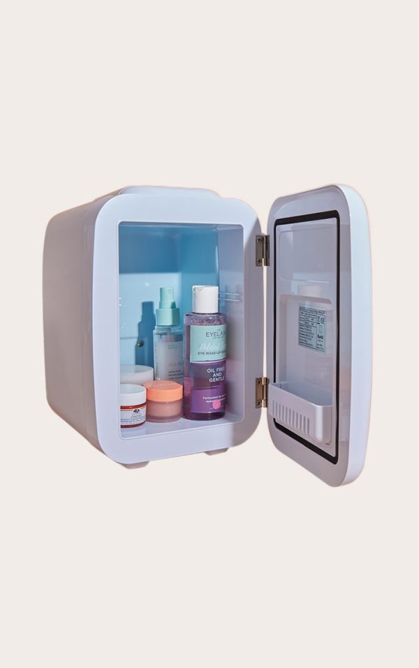 cd23688ac2d3be6ffe40166b453c4f4ef0f3d7ff_CMW1288_5_stylpro_beauty_fridge