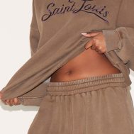 cd3409326b121136de728478f0a0b61a5011c004_CNM4686_4_taupe_saint_louis_embroidered_sweatshirt