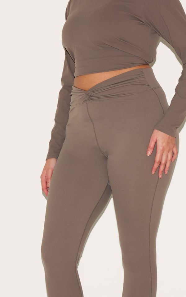 cd8a080d70b99e0667d180f5492d45e16f1bd6d7_CNL5090_9_brown_sculpt_twist_front_gym_leggings-1