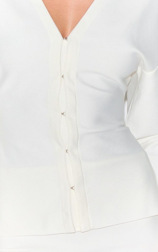cd8b491d9b1b536ed1a8ede57953f503d2c15677_CNM2661_4_cream_knitted_tailored_hook_and_eye_cardigan
