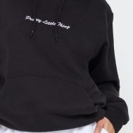 cd92c01854fde4358d63e099be740ff6042f2f18_CNG0630_4_prettylittlething_petite_black_oversized_embroidered_hoodie