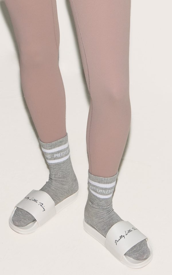 ce9264b8e56909b6045497a07031ea008771aee1_CMC2830_5_prettylittlething_white_sliders