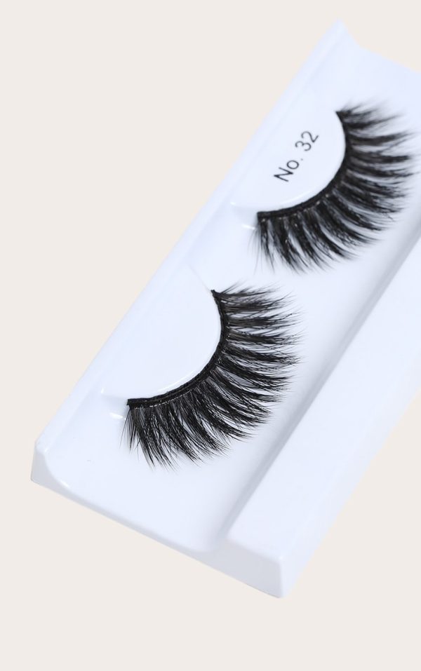 cecdcf6921eb4f334432d78b9c6cf78053ac4c40_CMH3643_3_peaches_and_cream_no_32_false_eyelashes