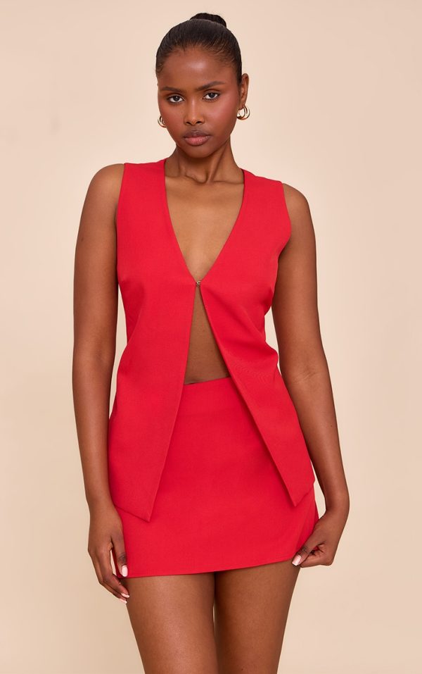 cf69d33e3b96aec7e30dfa62e271559d52e29a76_CNN2981_1_tomato_red_woven_tailored_hook_and_eye_waistcoat