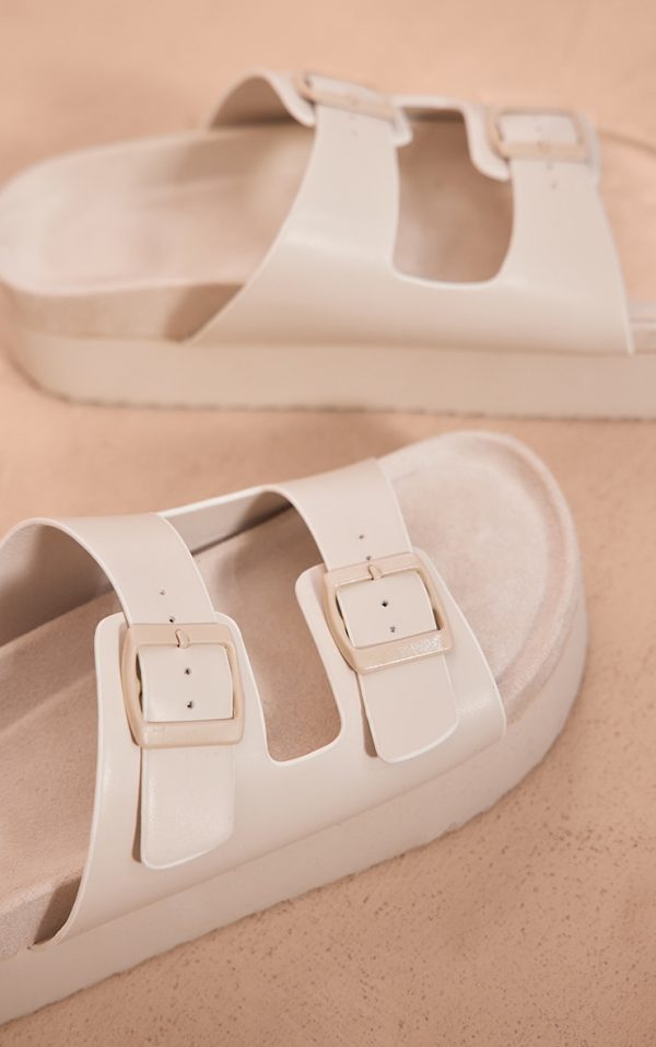 cff59df66b204c9cb41da0567d3ce686023b56f6_CNH8725_4_white_pu_round_toe_double_buckle_strap_chunky_flat_sandals