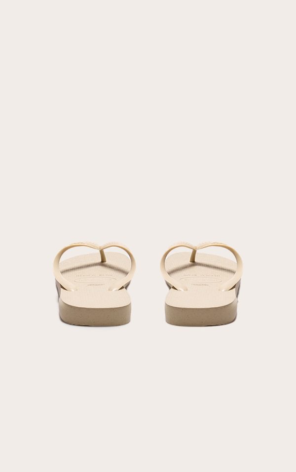 d04d7f5df4ad42c37f32bb410221e04f43816c5f_CNH2820_3_sand_havaianas_top_classic_flip_flops