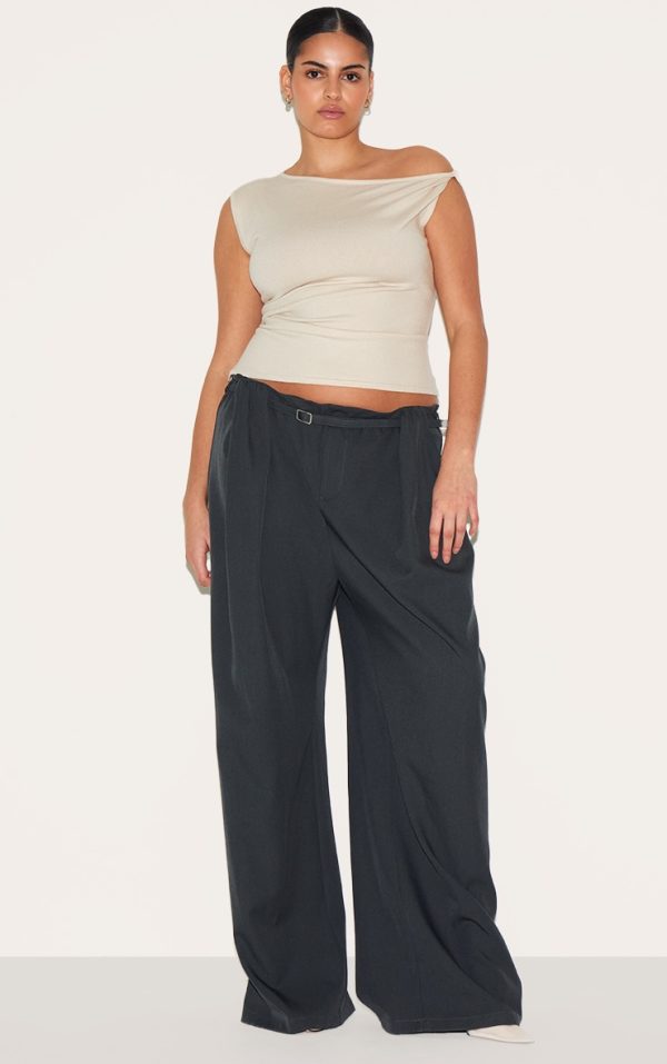 d06d52c35a9682685cf67b956c2a5159e971c18f_CNL8315_3_plus_oatmeal_basic_knit_asymmtric_twist_sleeve_vest_top