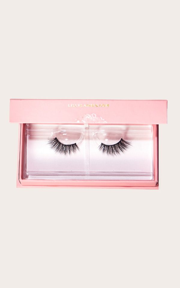d191716d2d7d641a9e0f6559f37e0fe013806bed_CNN2080_2_lilly_lashes_butterfl_eyes_3d_faux_mink_half_lashes_dreamy