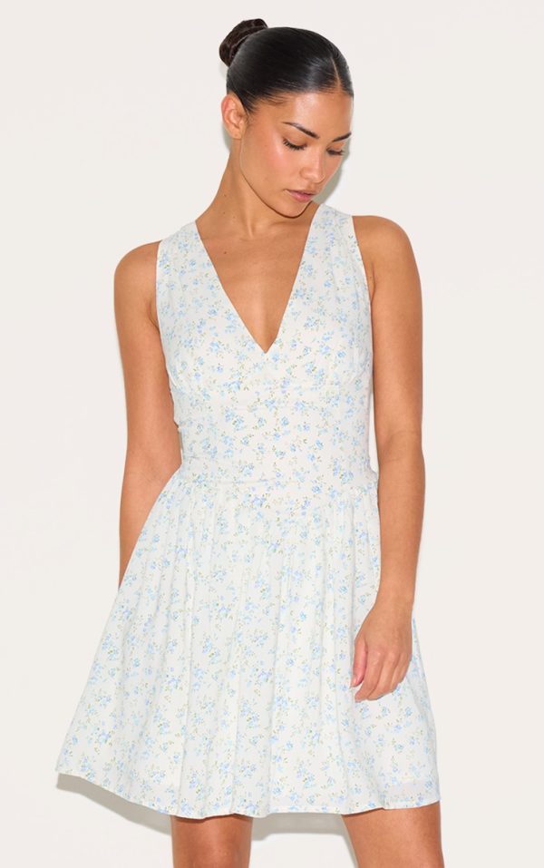 d258692659bb1fbc69a4c5e26e04dfa4fbb61da8_CNM3458_4_petite_white_floral_detail_mini_shift_dress