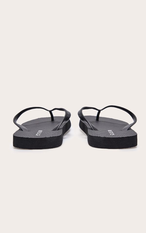 d2c57dd43f32b7ac8d604df08e72bdf7146867ac_CLV1491_3_black_and_white_flip_flops_2_pack