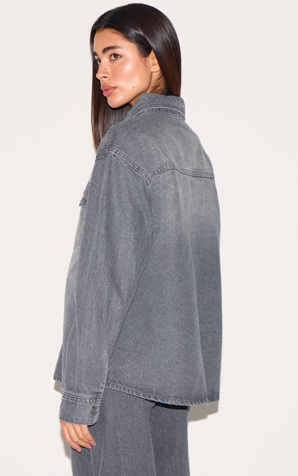 d337580f5e9eb67a237a449ebbc050568571966e_CNL6624_2_grey_boxy_fit_denim_shacket-1