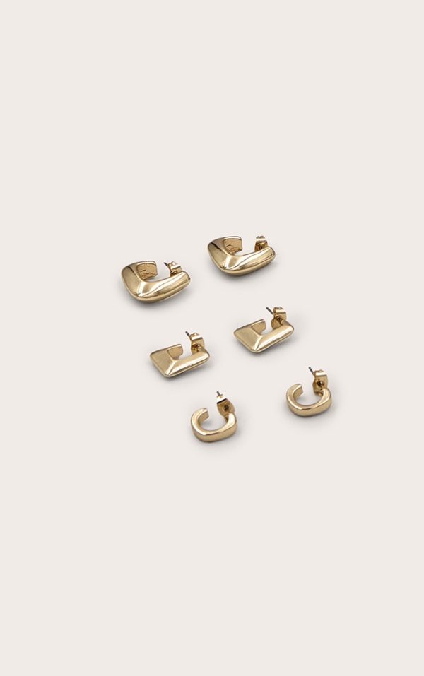 d3766093865f7e2dad7d4920dde40f976930a031_CNL8136_1_gold_chunky_square_huggie_multipack_earrings