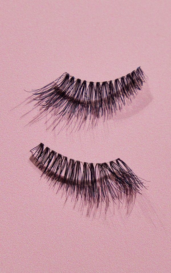 d3aaddeb8ba2cd2f61c585f0b4846f02e057e940_CNH5600_2_eylure_light_and_wispy_014_3_4_length_lashes