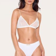 d3bde9fc3aa7ff3ab5bdaa05d401f90bb4faa619_CNL0781_1_prettylittlething_white_badge_seamless_thong